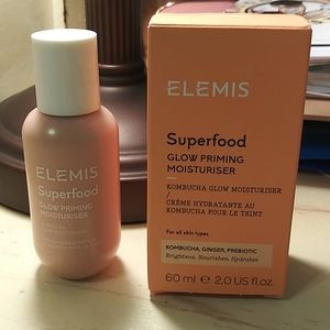 NWOT Superfood Glow Priming Moisturiser.